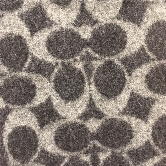 🌲COACH SIGNATURE Scottish Wool Scarf Never Worn🌲 - Picture 5 of 5